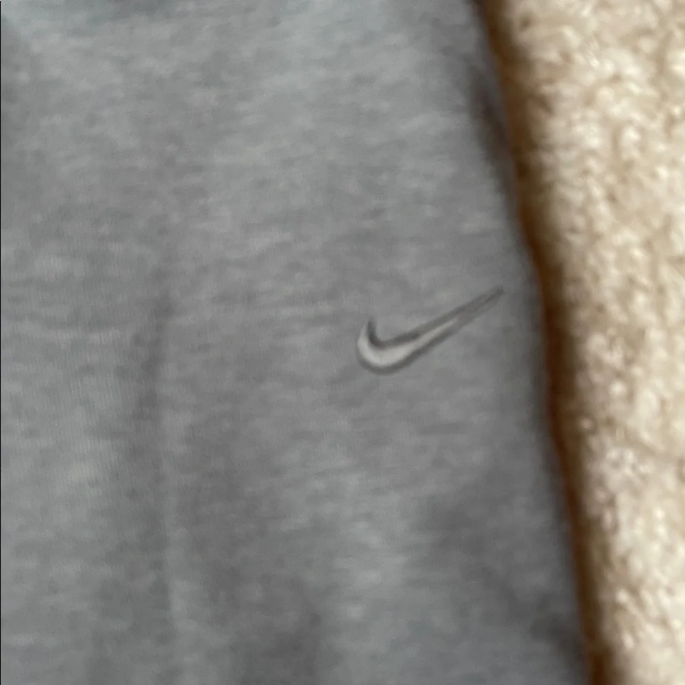 Nike Men's Heather Gray Dri-Fit Joggers Large - Picture 2 of 3
